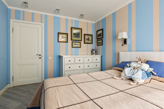 Verticale strepen op de muur
