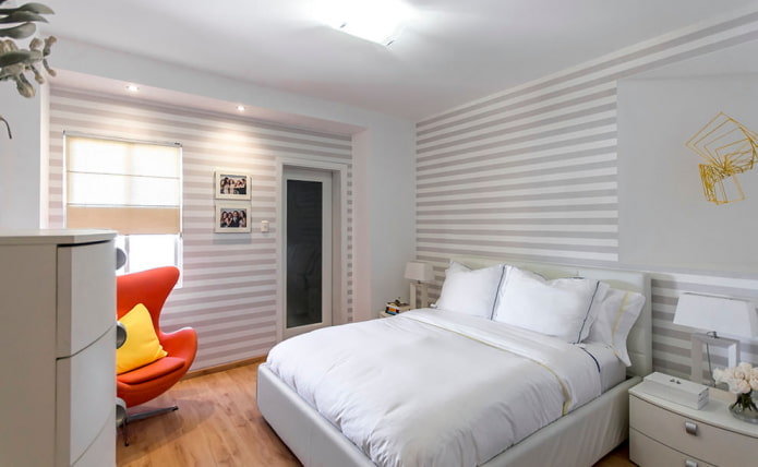 Behang met horizontale strepen in de slaapkamer