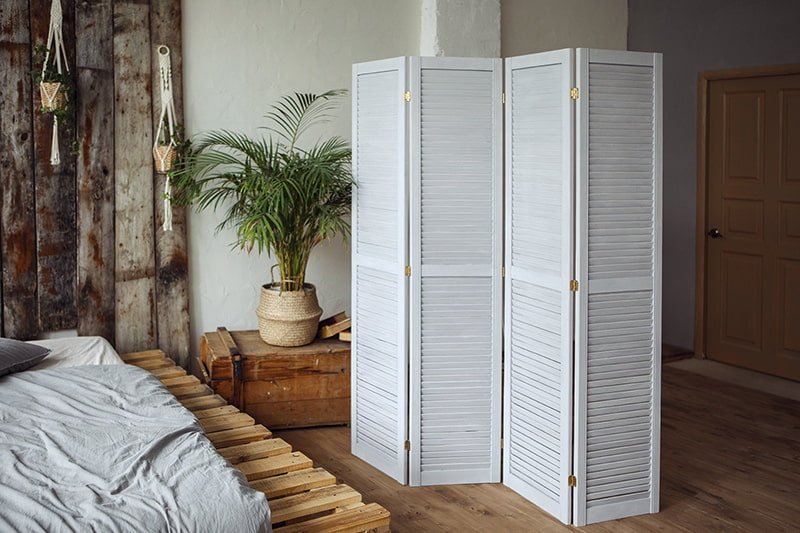 wit scherm in de woonkamer