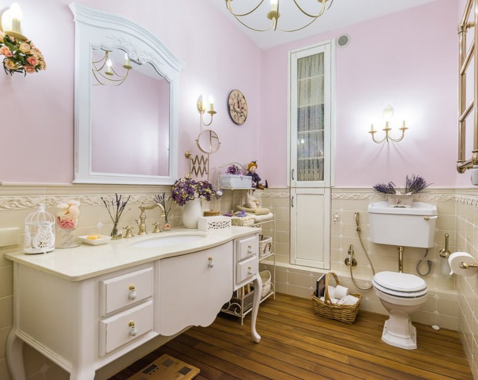 badkamer in lavendel- en beigetinten