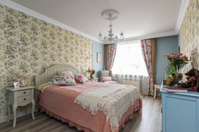 meubels in het interieur van de slaapkamer in Proven?aalse stijl