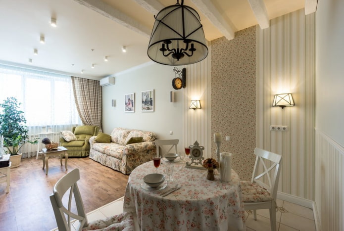 woonkamer en eetkamer