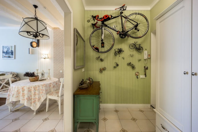 fiets aan de muur