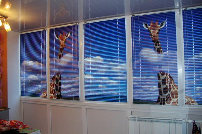 3D-jaloezie?n met een afbeelding van een giraf