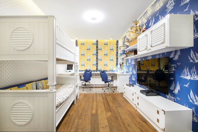 Romeinse gordijnen in de kinderkamer in een nautische stijl