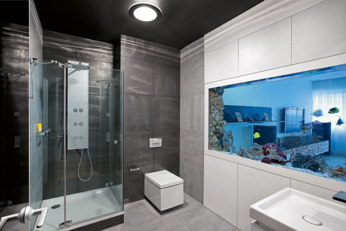 badkamerinterieur met aquarium