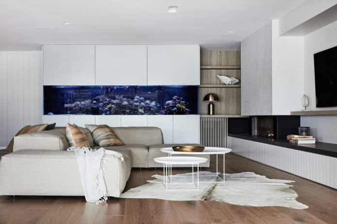 woonkamerinterieur met aquarium