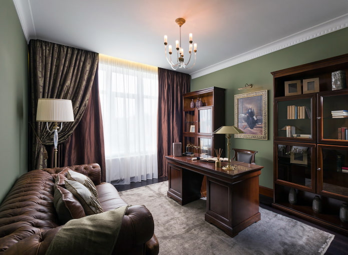 leren bank in de woonkamer