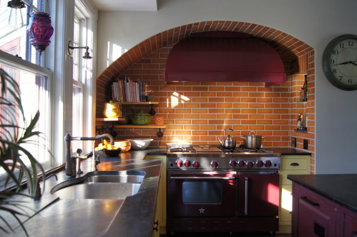 decoratieve boog in het keukeninterieur