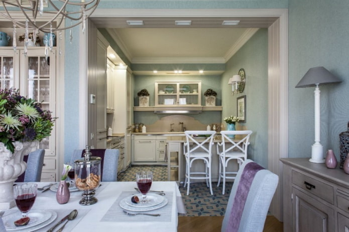 gipsplaatboog in het interieur in Proven?aalse stijl