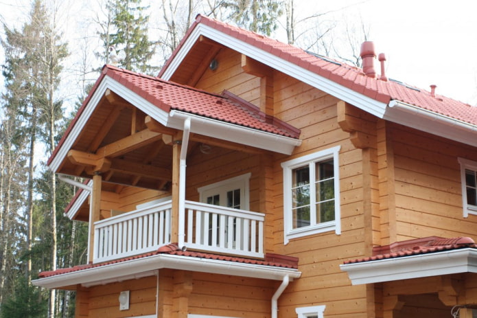 project van een houten huis met balkon