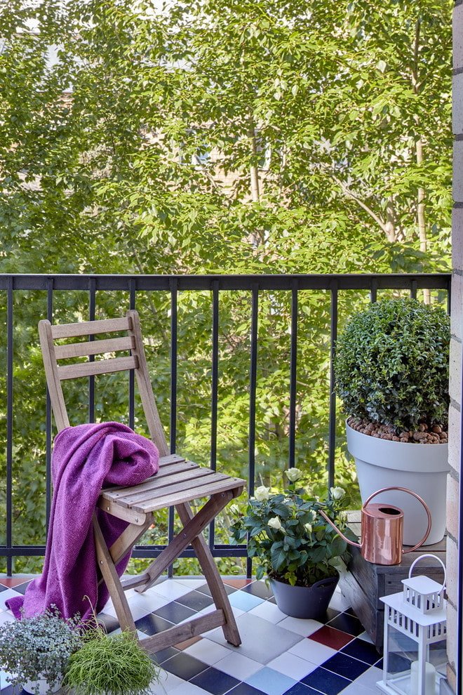 open balkon in een appartement in Chroesjtsjovka