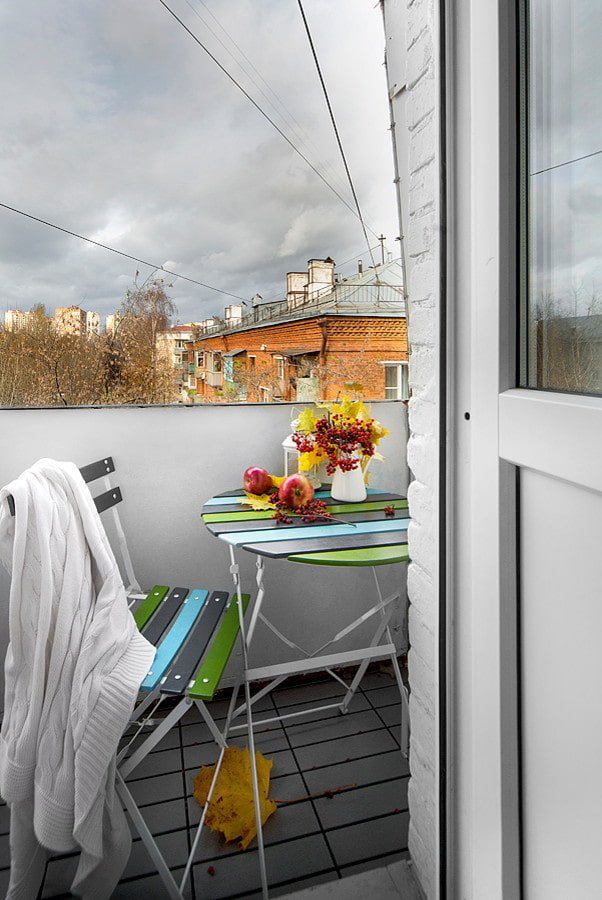 open balkon in een appartement in Chroesjtsjovka