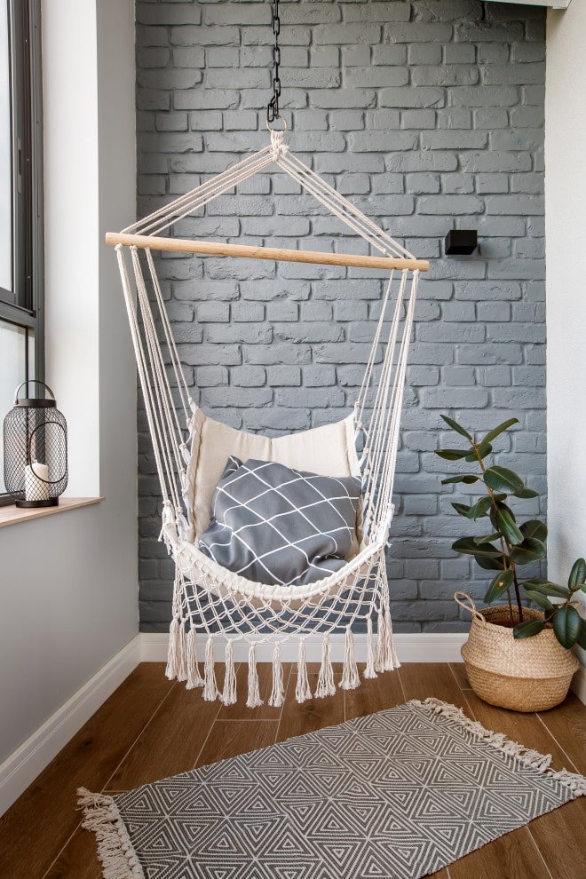 een loggia inrichten in Scandinavische stijl