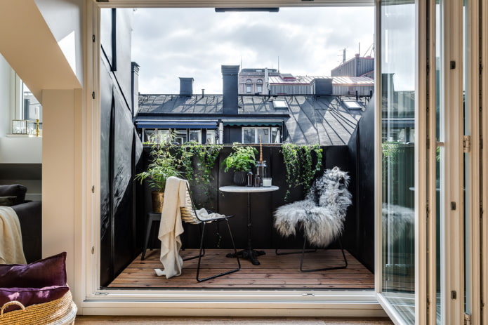 kleine loggia in Scandinavische stijl