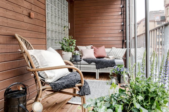 afwerking van een loggia in Scandinavische stijl