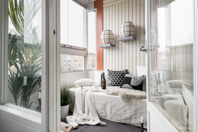 kleine loggia in Scandinavische stijl