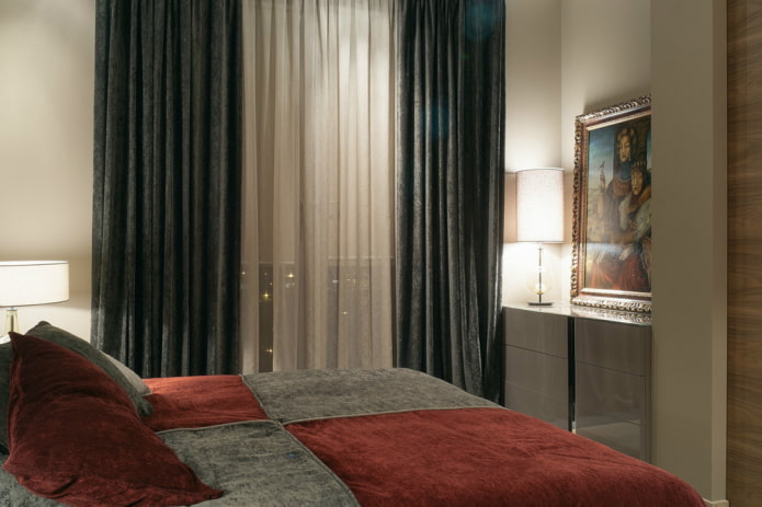 zwarte fluwelen gordijnen in de slaapkamer