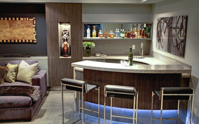 halfronde bar in het interieur van de woonkamer