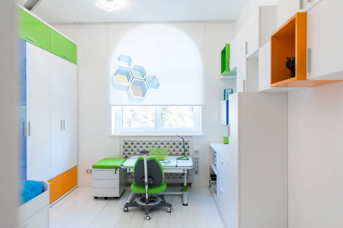 een combinatie van wit met oranje en groen