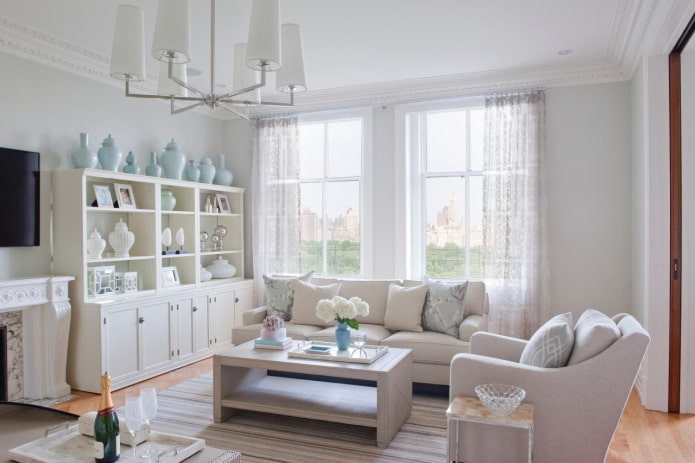 woonkamer in witte tinten in Proven?aalse stijl