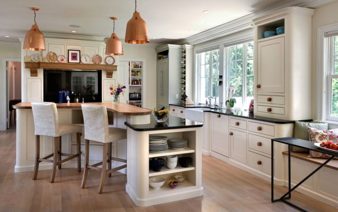 witte keuken met bar