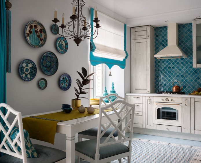 Witte en turquoise gordijnen