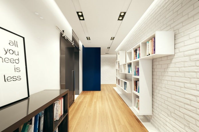 witte bakstenen in het interieur van de gang