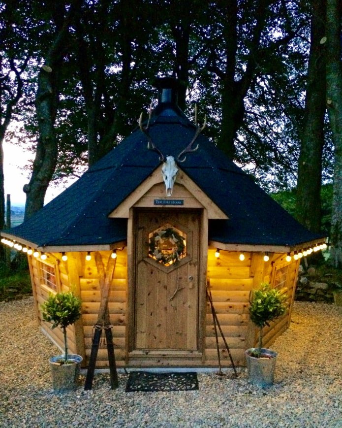 huisje met barbecue voor zomerhuisje