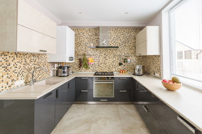 keukeninterieur in grijsbeige tinten