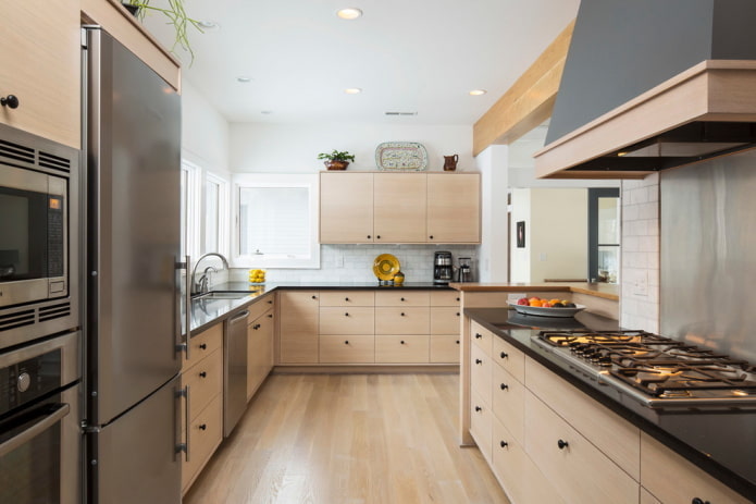 beige keukeninterieur in Scandinavische stijl