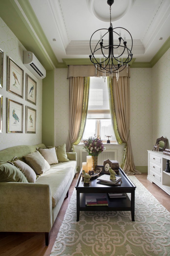 beige en groene gordijnen met franjes en kwastjes