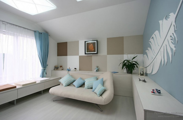 Beige en blauwe bank