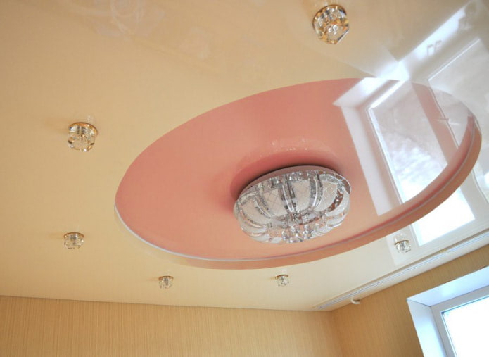 Beige en roze plafond