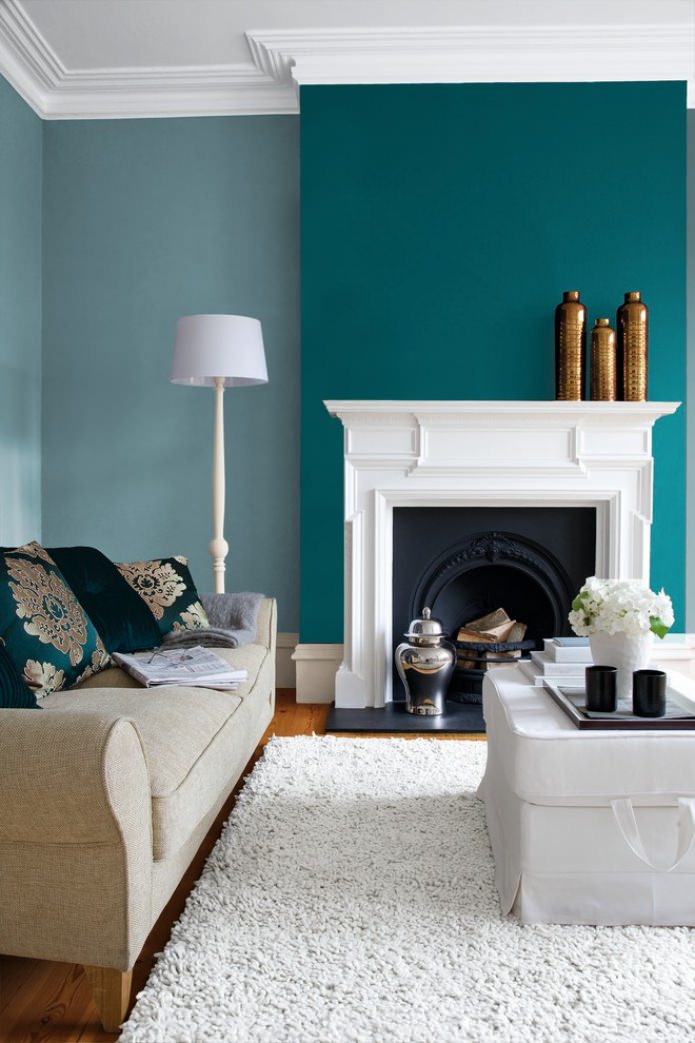 Woonkamer in turquoise en wit