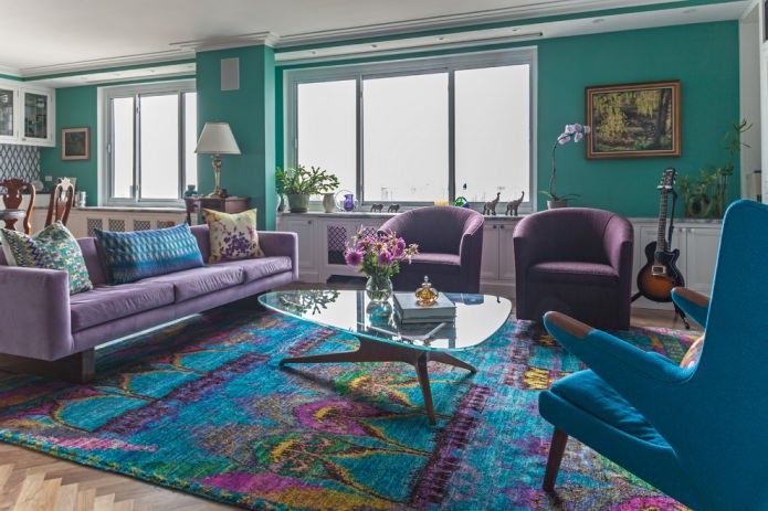 Violet en turquoise woonkamer