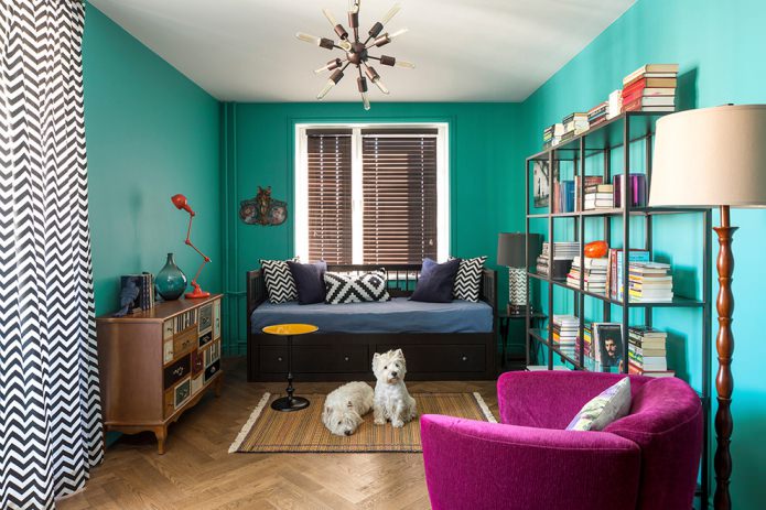 turquoise muren in de woonkamer