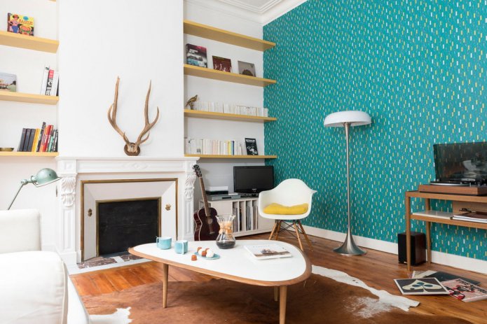 stijlvolle woonkamer met een turquoise accent