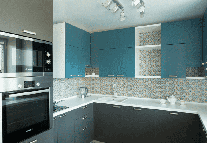 keukenontwerp in grijs- en turquoise tinten