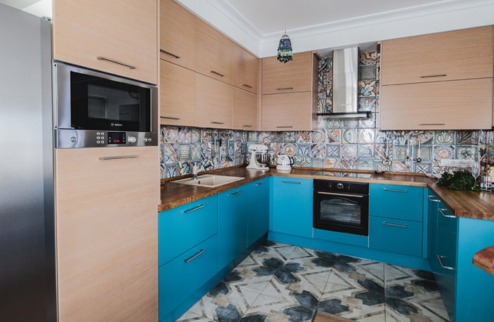 keukendesign in beige en turquoise tinten