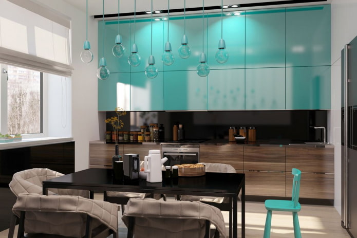 keukeninterieur in turquoise en bruintinten