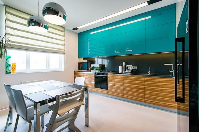 keukeninterieur in turquoise en bruintinten