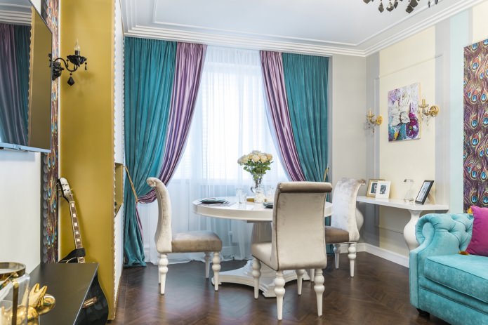 Violette en turquoise combinatie op gordijnen