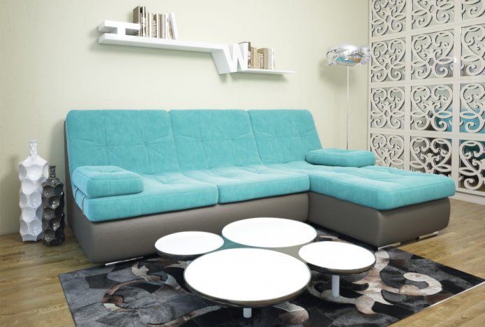 grijs-turquoise bank in het interieur