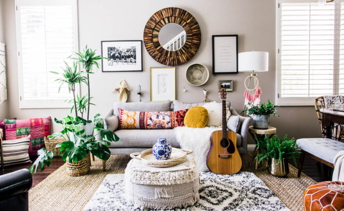 beige muren in de woonkamer