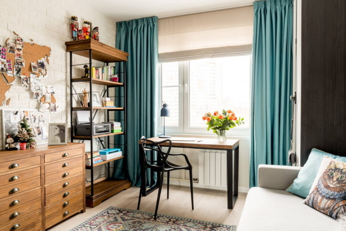 Ontwerp van een kamer voor een tienermeisje in een Brezjnevka