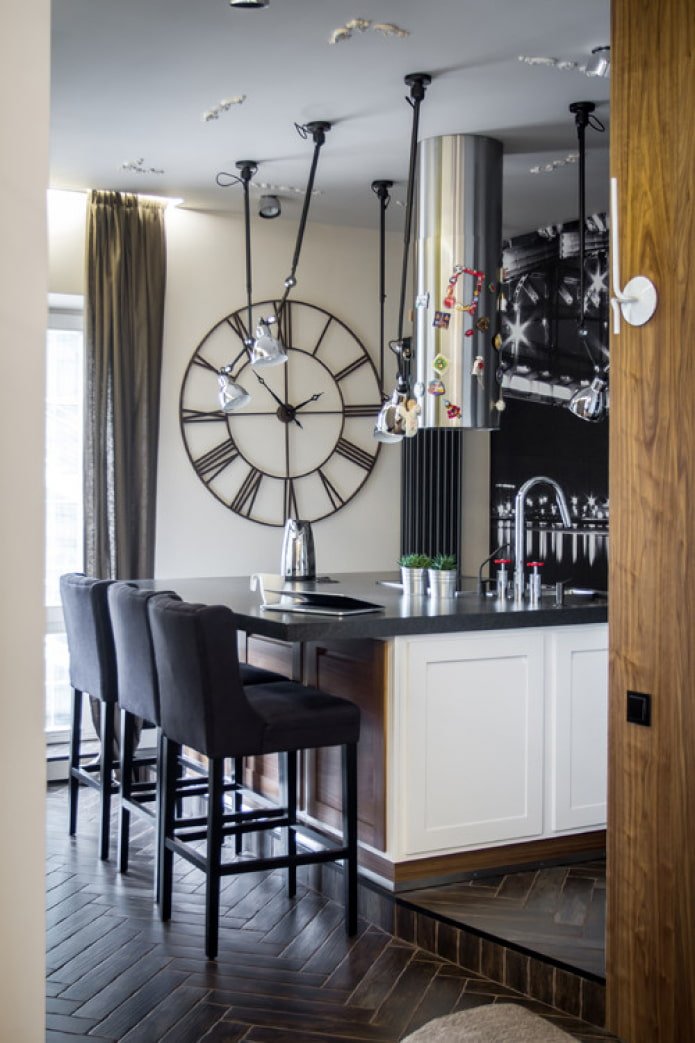 grote klok in het appartement