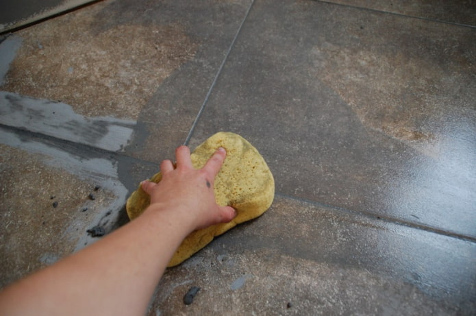 pleisterwerk van de vloer verwijderen