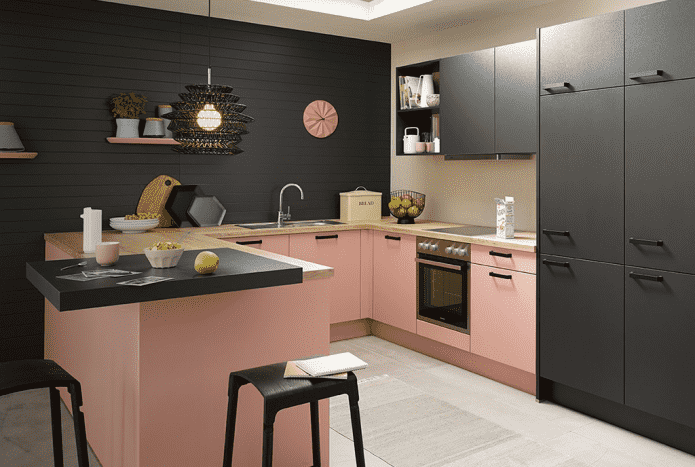 keukeninterieur in zwarte en roze tinten