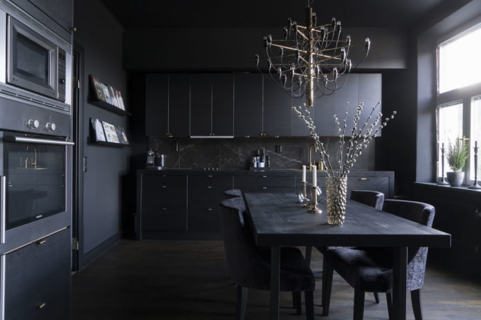 verlichting in het keukeninterieur in zwarte tinten